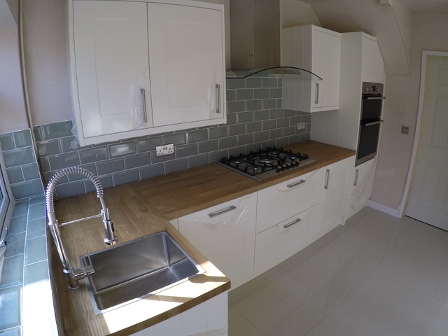 LLANEDEYRN – WREN KITCHEN