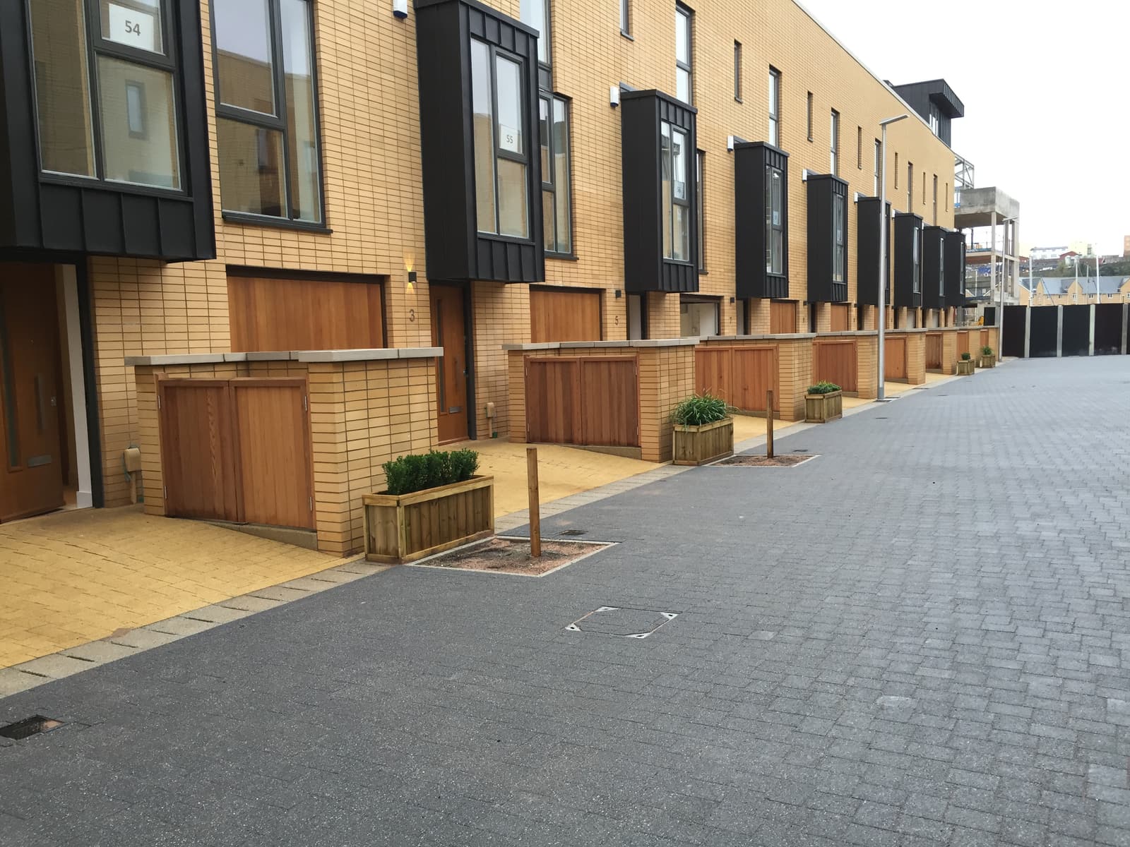 Hardwood Gates – Cardiff Bay
